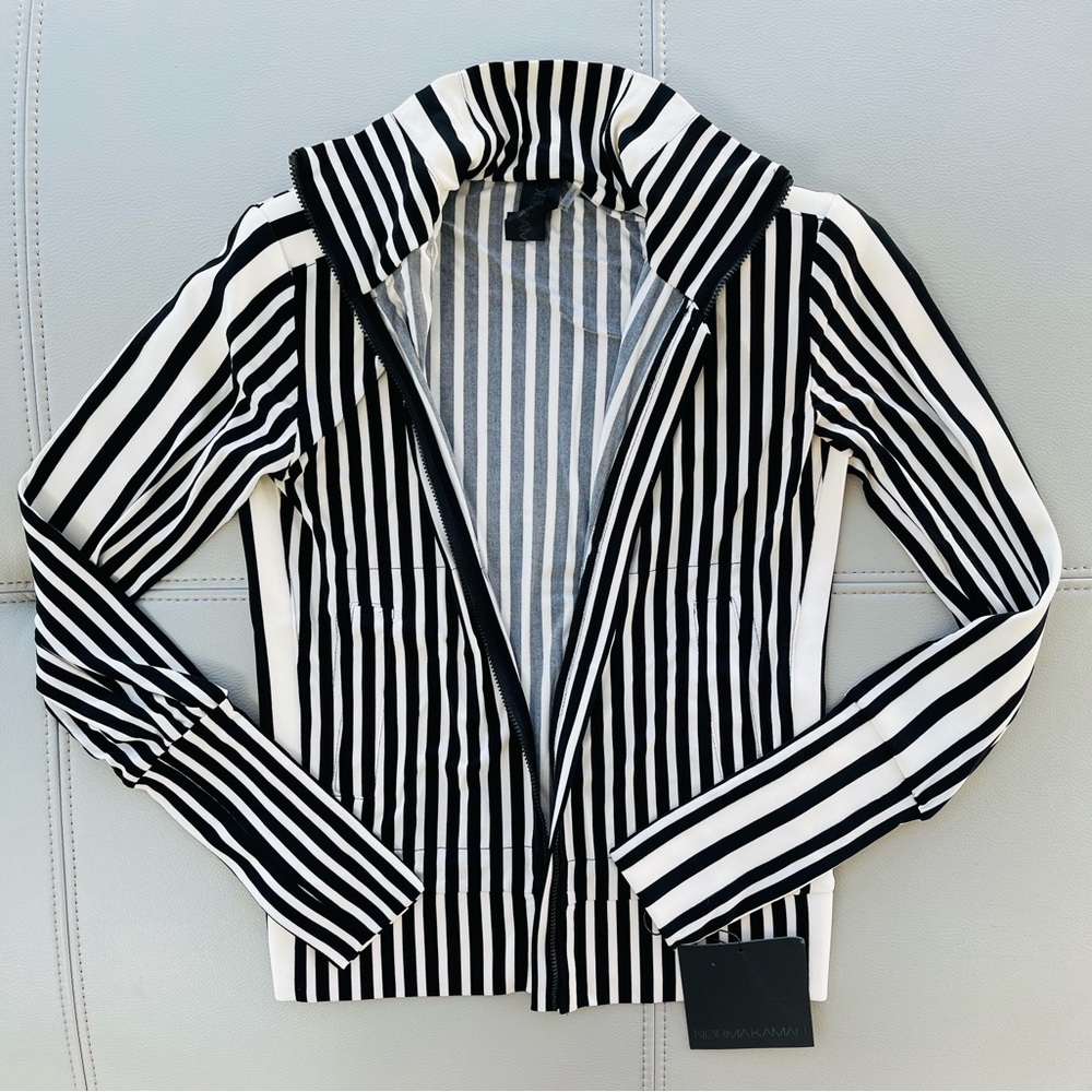 NWT! NORMA KAMALI 
SIDE STRIPE TURTLE JACKET 
BLK + WHT STRIPES
SIZE: XXS
$275